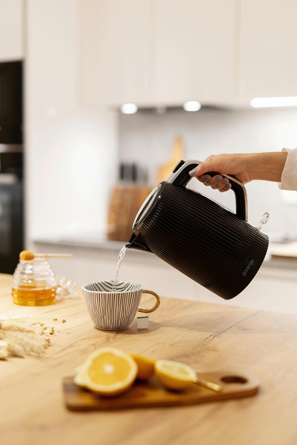 Wasserkocher, 1850-2200w K17dpb - Schwarz, Basics, Kunststoff/Metall (21,6/24,2/15,7cm)