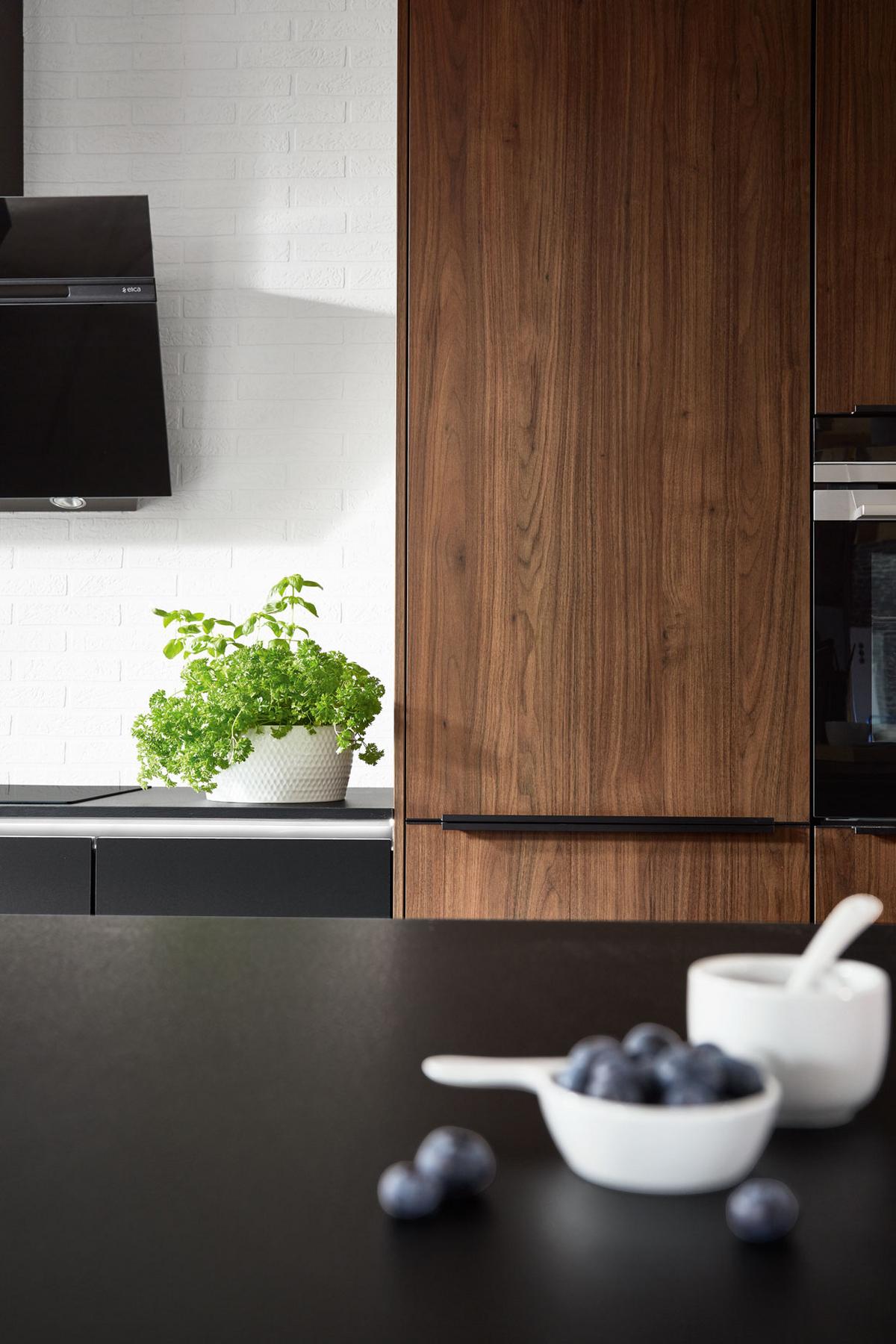 Einbauküche Riga Frei Planbar Modern, Grifflos - Eichefarben/Schwarz, MODERN, Holzwerkstoff - Vertico