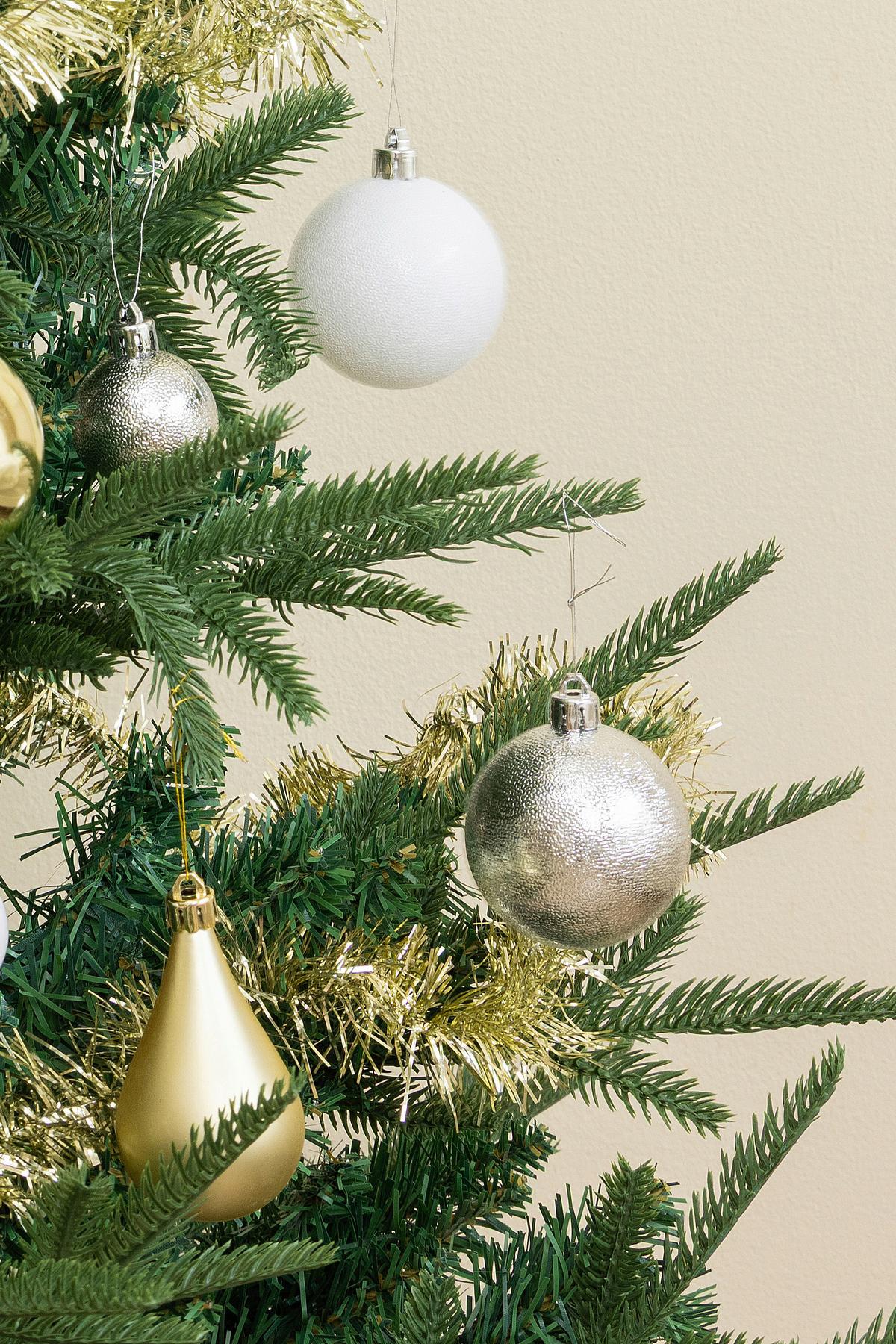 Christbaumkugel-Set Ana - Silberfarben, KONVENTIONELL, Kunststoff (6cm) - Luca Bessoni