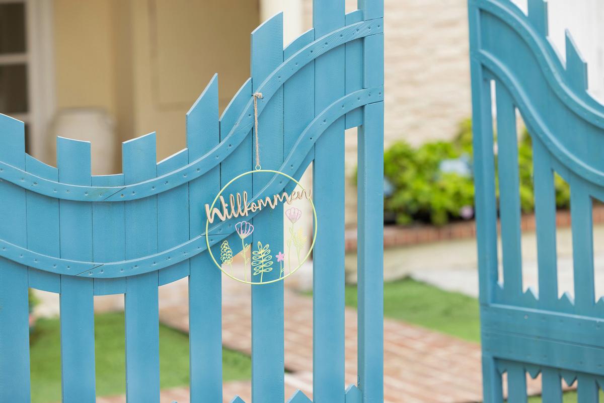 Dekoschild Gustav - Pink/Grün, KONVENTIONELL, Holz/Metall (25/0.5/26cm) - Luca Bessoni