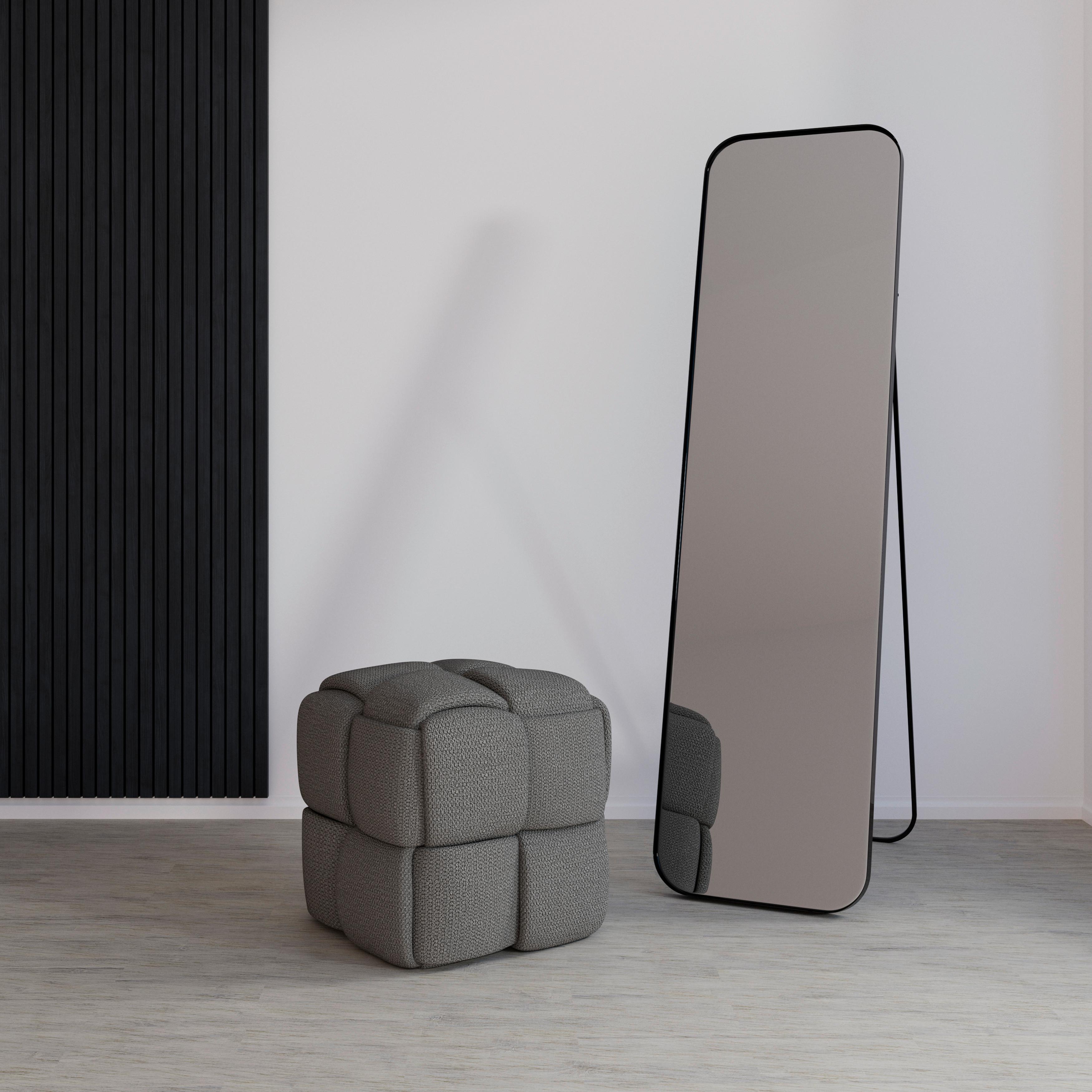Taburet ELLA tmavá sivá bouclé - čierna/tmavosivá, Modern, drevo/textil (45/45/45cm) - Bessagi Home