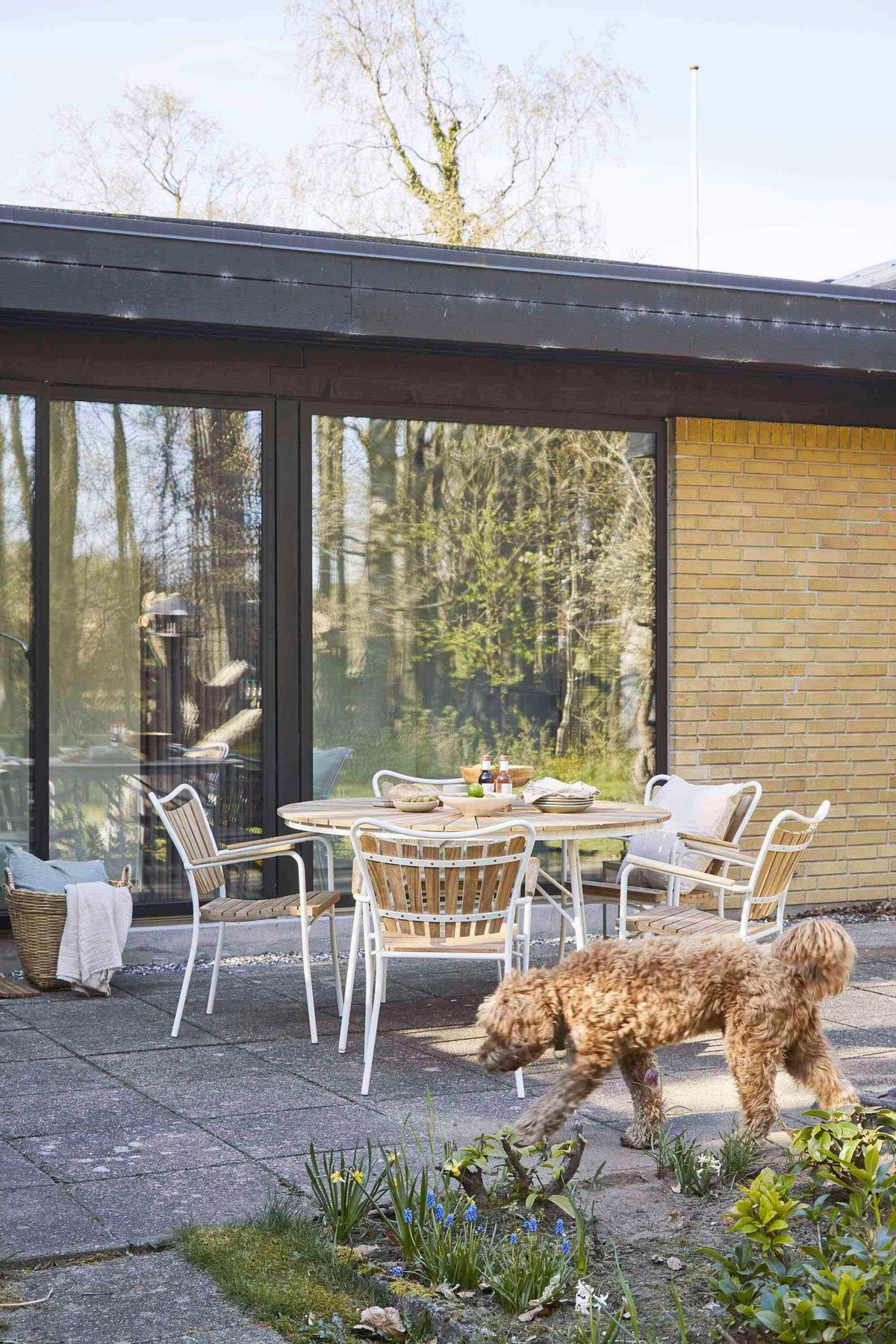 Gartentischgruppe Ellen 6-teilig Metall/Holz, natur/Weiß - Weiß Hochglanz/Teakfarben, Natur, Holz/Metall (180/180/78cm) - Gardenson