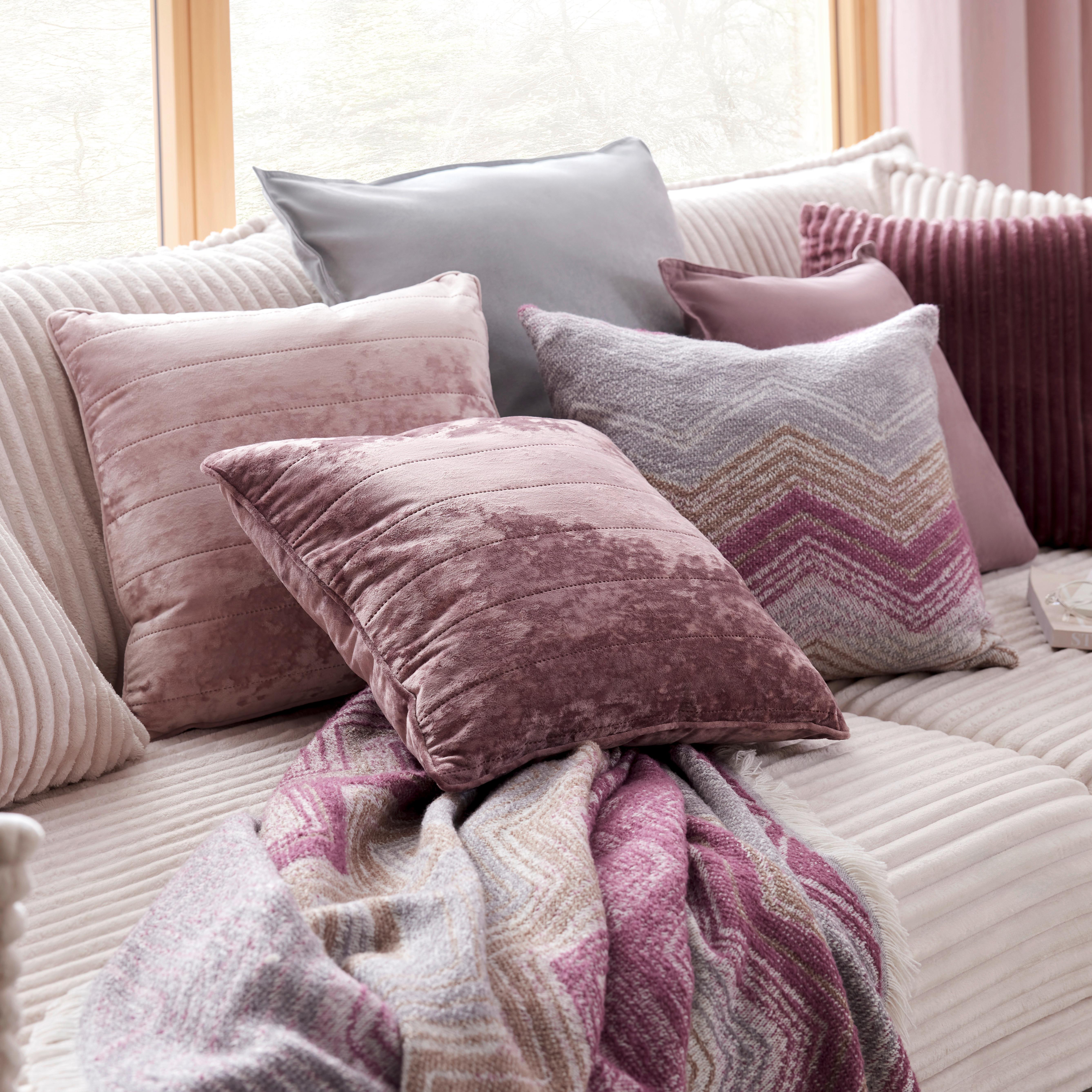 DEKORAČNÝ VANKÚŠ CONNI - hnedofialová, Modern, textil (45/45cm) - Modern Living