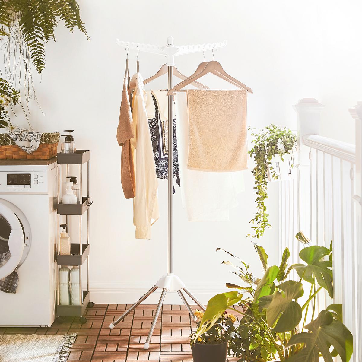 Kleiderständer Silberfarben/weiß B: 65 Cm - Silberfarben/Weiß, Basics, Kunststoff/Metall (65/151,5/65cm)