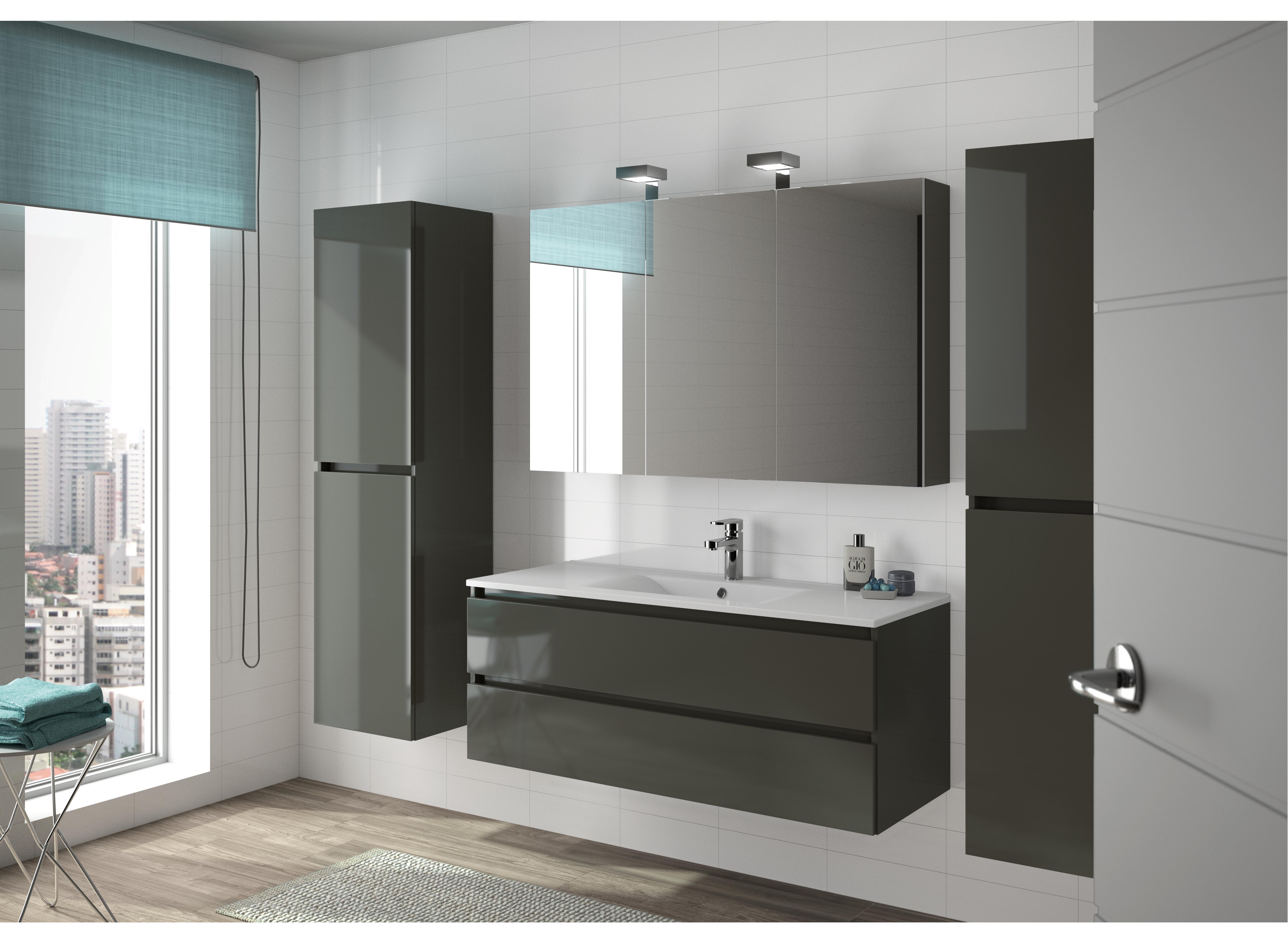 Badezimmer: Waschtisch, Spiegel- & Hängeschranke