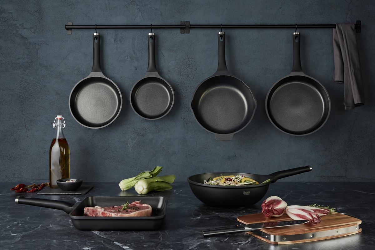 Panvica Black Line, Ø: 20cm - čierna, Konventionell, kov/plast (20/4,5cm) - Gourmesto