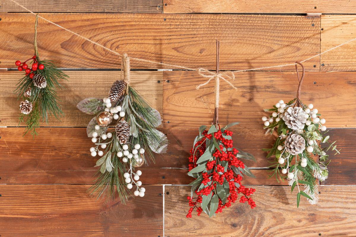 Dekozweig Nathalia - Beige/Rot, KONVENTIONELL, Kunststoff/Textil (13/43cm) - Luca Bessoni