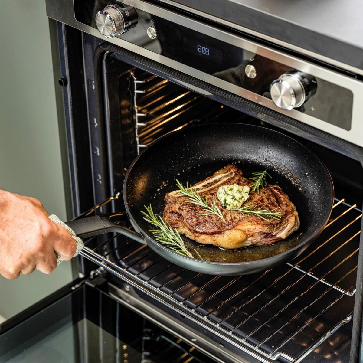 Bratpfanne Classic Forged Schwarz D: 24 Cm - Schwarz, Basics, Kunststoff/Metall (24cm) - Kitchenaid