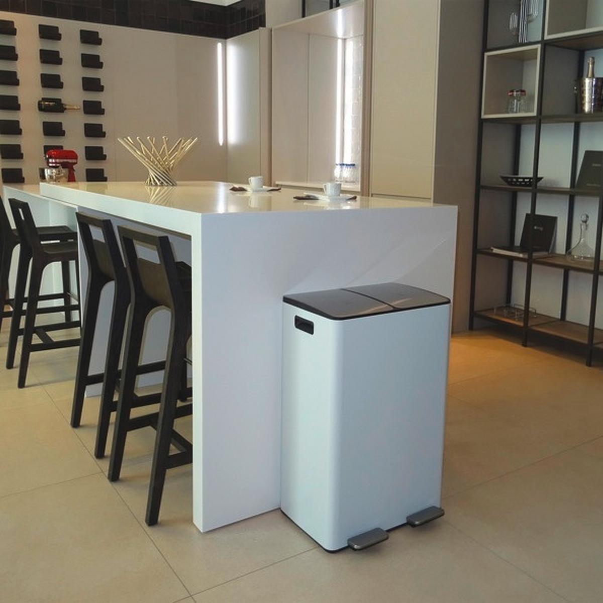 Treteimer Aliya Weiß Metall 60l Weiß Lbh: 45x30x71 Cm - Schwarz/Weiß, Basics, Kunststoff/Metall (45/30/71cm) - Spirella