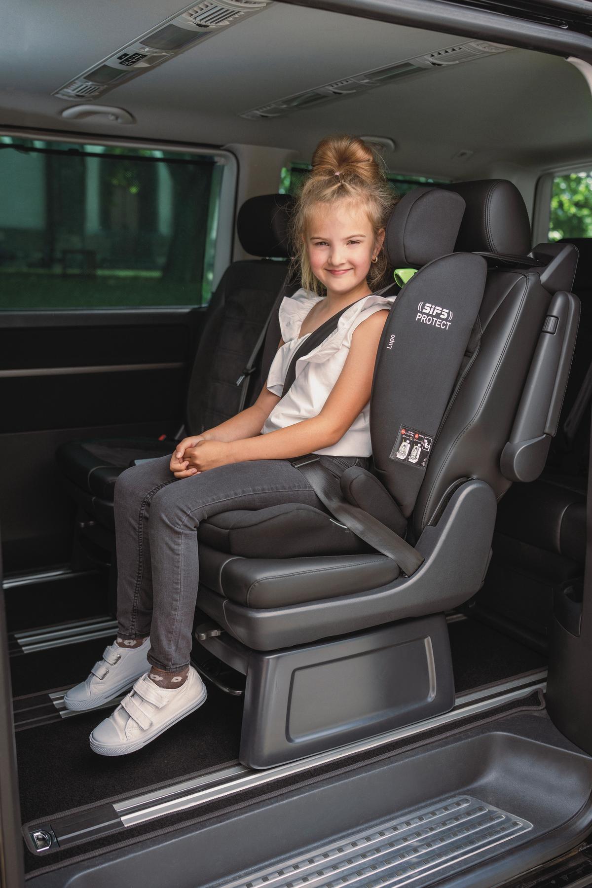 Kinderautositz Lupo I-Size - Schwarz, Basics, Kunststoff/Textil (44/62/48cm) - Osann