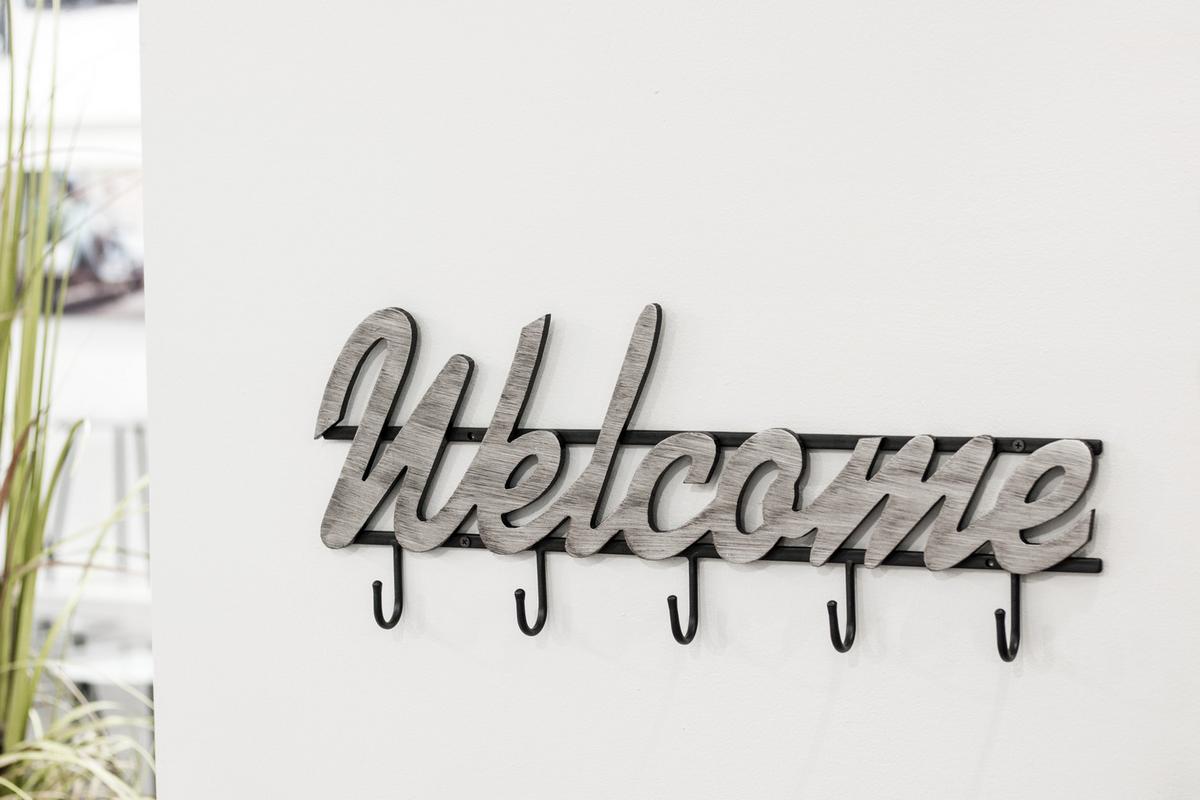 LIŠTA S HÁČIKMI WELCOME18 - čierna/strieborná, Modern, kov/kompozitné drevo (60/22/4cm)