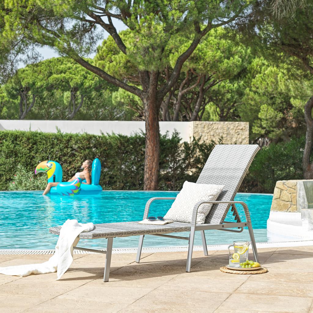 Sonnenliege Maja Aus Polyrattan, verstellbar