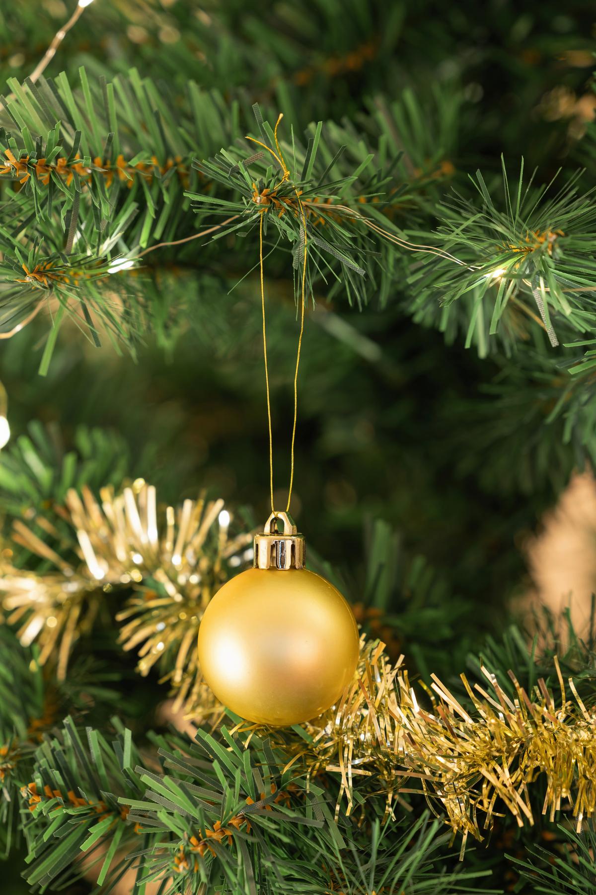 Christbaumkugel-Set Anita - Goldfarben, KONVENTIONELL, Kunststoff - Luca Bessoni