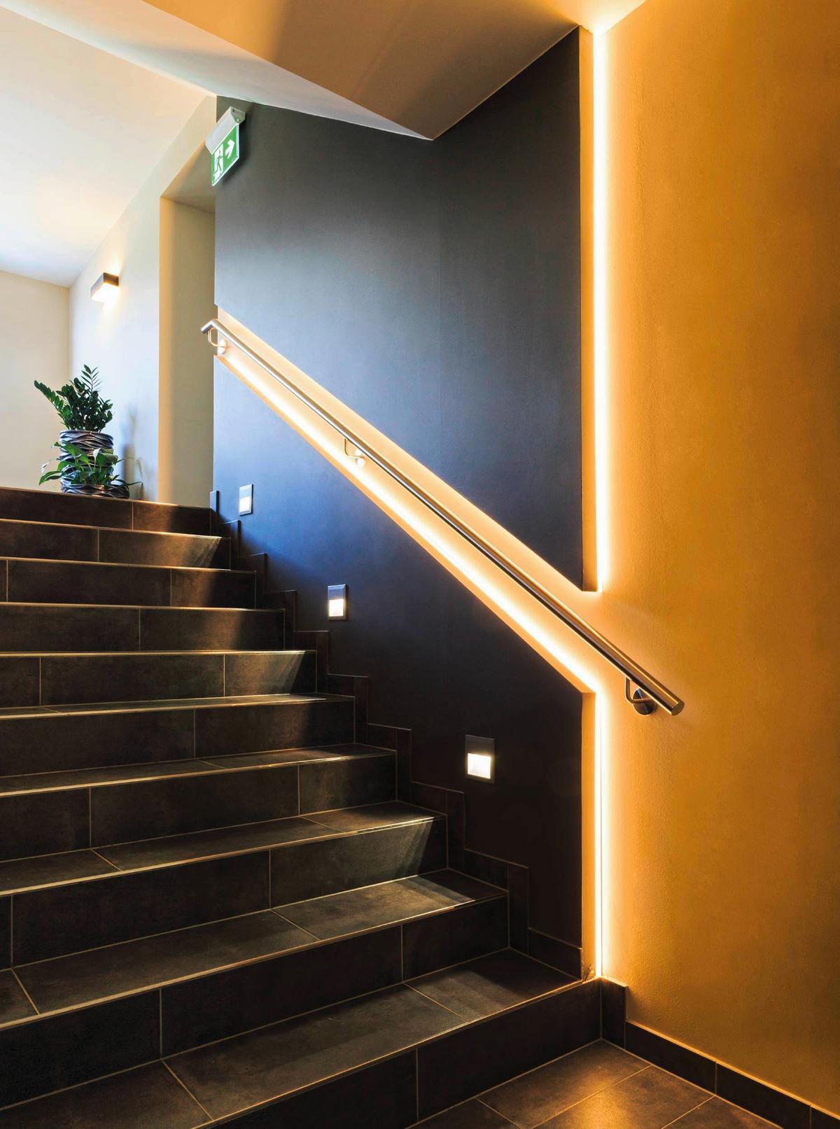 Led-stripe-z 300 Cm Zigbee +smartphone-Steuerung - Weiß, Trend, Kunststoff (300cm) - Eglo