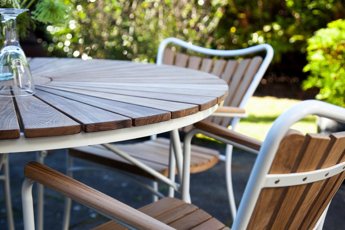 Gartentischgruppe Ellen 6tlg Metall/Holz, Natur/Weiß - Weiß Hochglanz/Teakfarben, Natur, Holz/Metall (180/180/78cm) - Gardenson