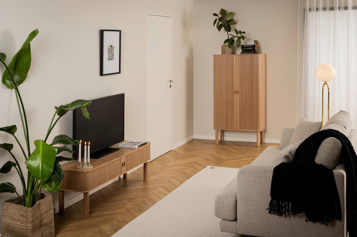 Konferenčný stolík LANGLEY - farba duba, Trend, kompozitné drevo (130/40/70cm)