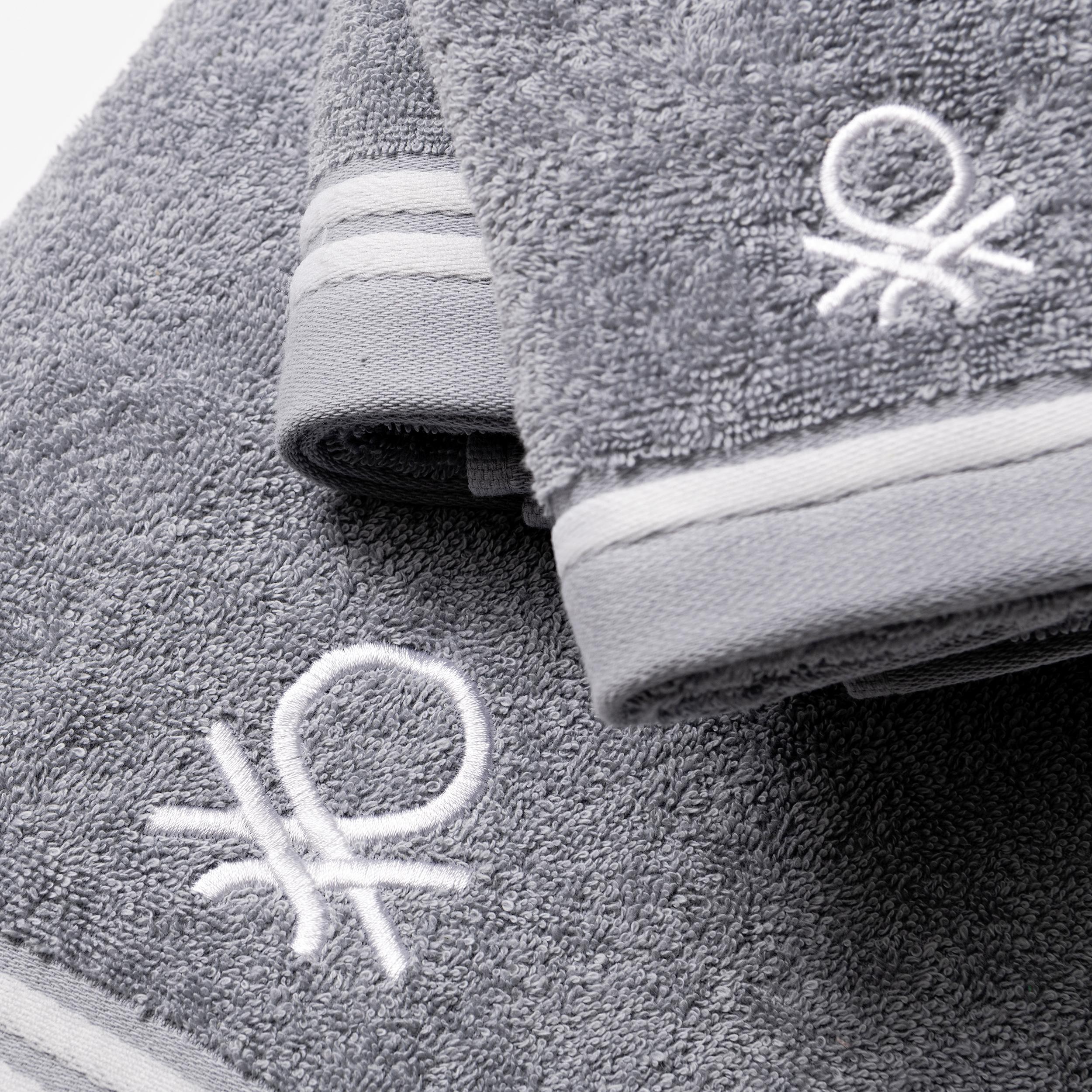 Dreiteiliges Frottierset in Grau