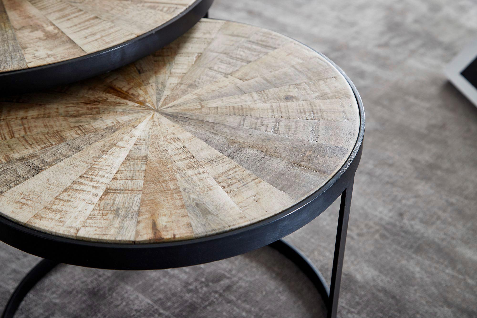 Runde Couchtische mit Tischplatte aus  Mangoholz