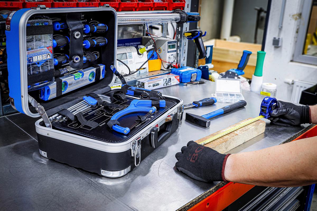 Werkzeugkoffer Universal - Blau/Schwarz, Basics (45/33,1/18,3cm)