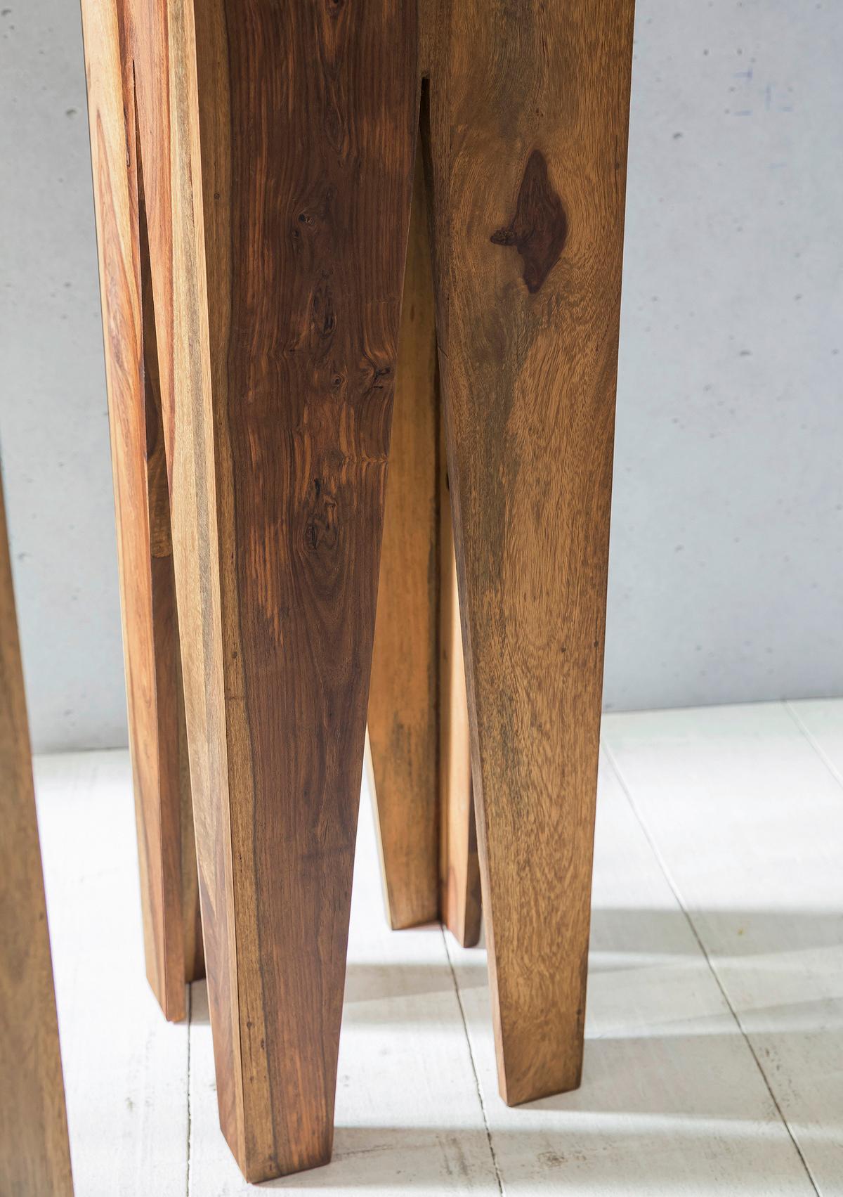 Sada stolků pod květiny KADA z masivního dřeva - barvy akácie, Design, dřevo - MID.YOU