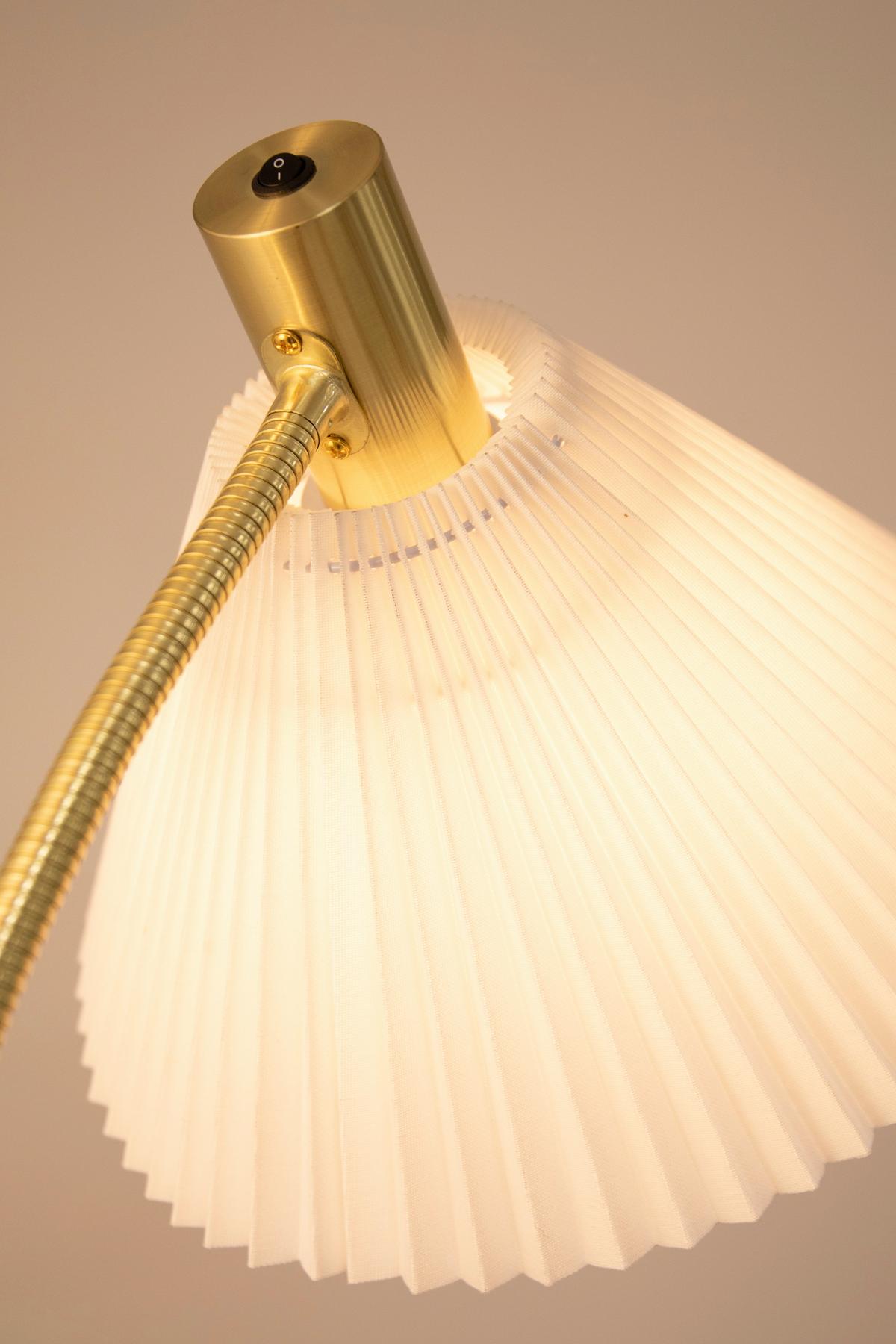 Stehleuchte Mira - Goldfarben/Weiß, Basics, Textil/Metall (32/44,5/145cm) - Markslöjd