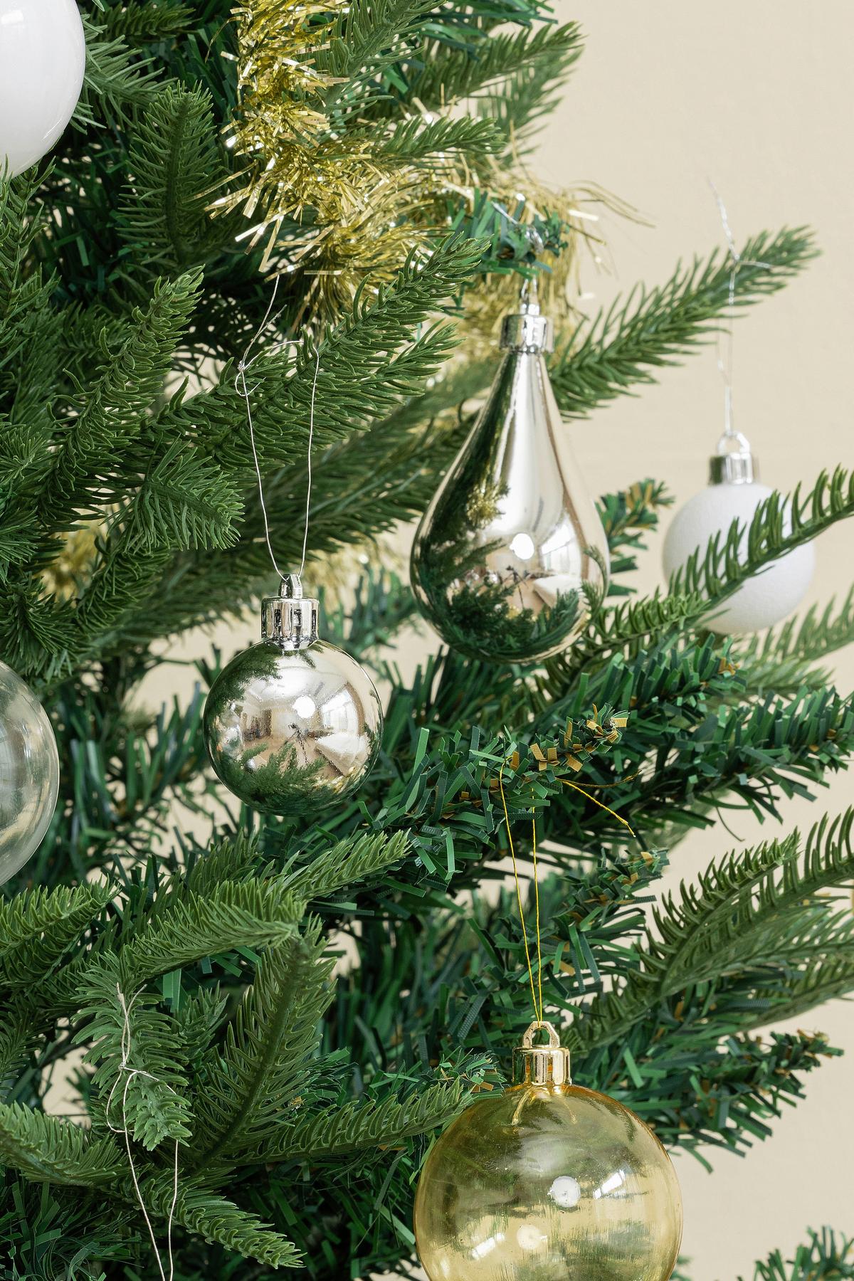 Christbaumkugel-Set Ana - Silberfarben, KONVENTIONELL, Kunststoff (6cm) - Luca Bessoni