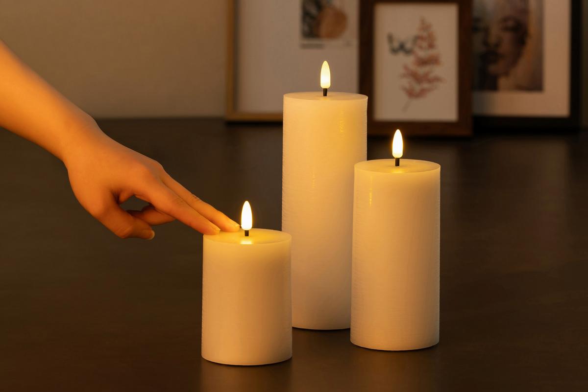 LED sviečka dotyk (on/off) - biela, plast/prírodné materiály (7,5/15cm) - Mömax