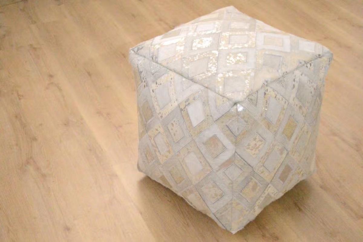 Pouf Dazzle Creme/Grau Silberfarben B: 45 cm - Silberfarben/Creme, Design, Leder (45/45/45cm) - Kayoom