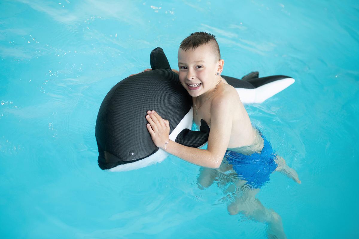 Schwimmtier Delphin Dunkelgrau, L/B/H: 40x102x36cm - Dunkelgrau, KONVENTIONELL, Textil (40/102/36cm)