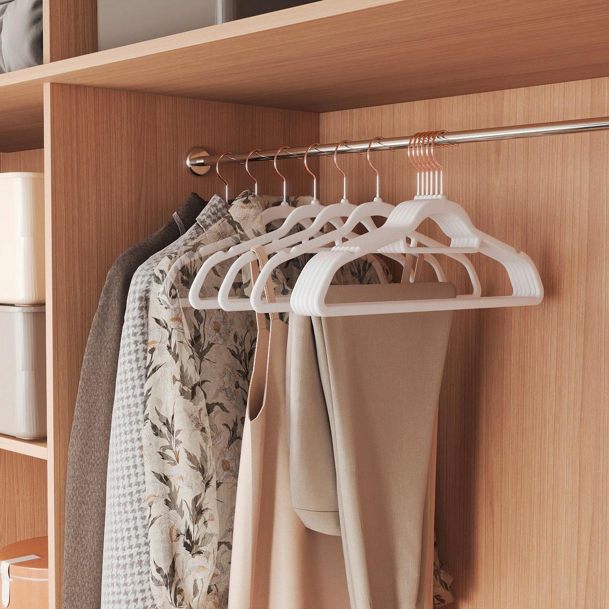 Kleiderbügel Weiß, Kupferfarben B: 42,7 cm - Weiß, Basics, Kunststoff/Metall (42,7/22/0,6cm)
