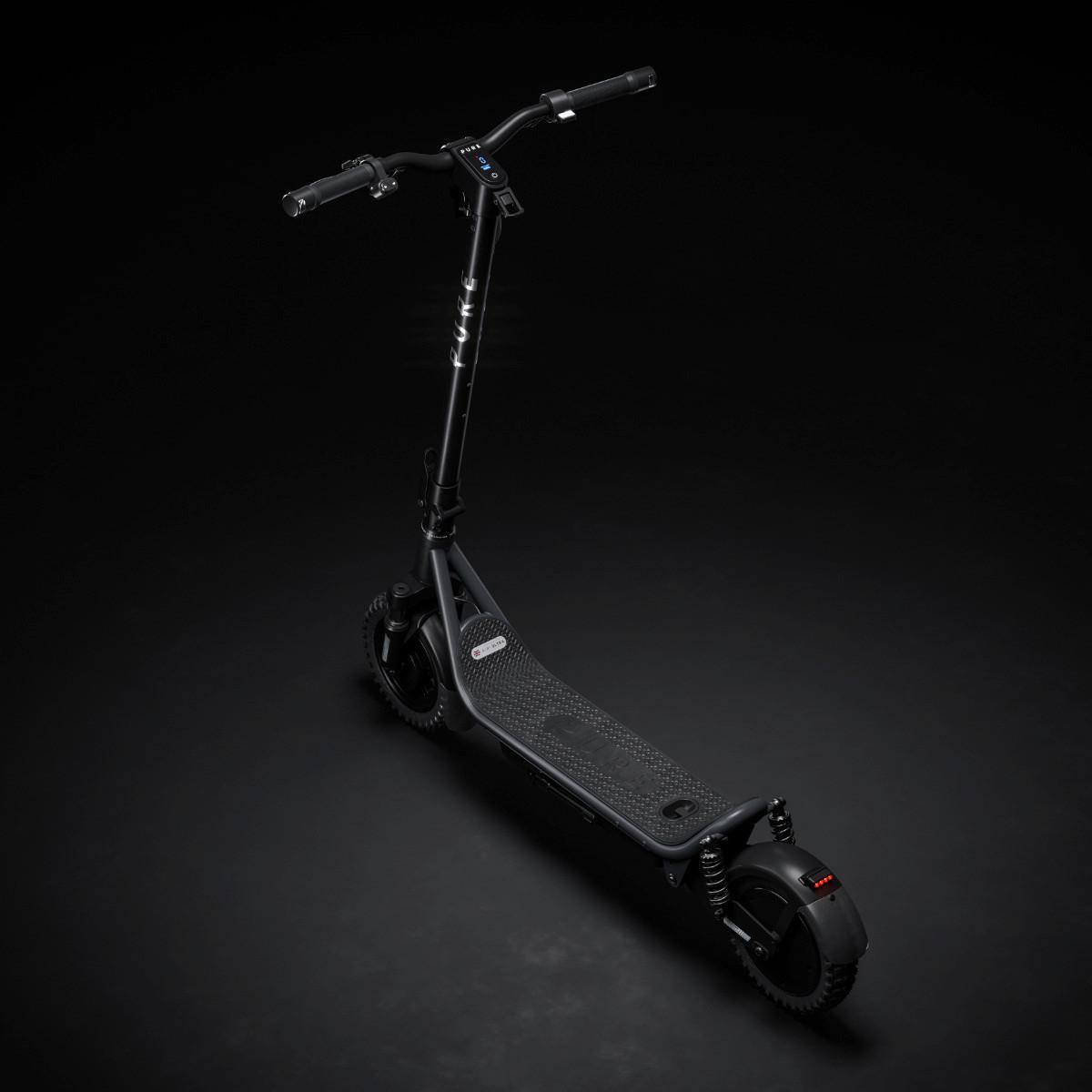 Elektroscooter CS-PURE-AIR6-US -MG, StVo. Konform - Schwarz, Basics, Metall (69/120/123cm)
