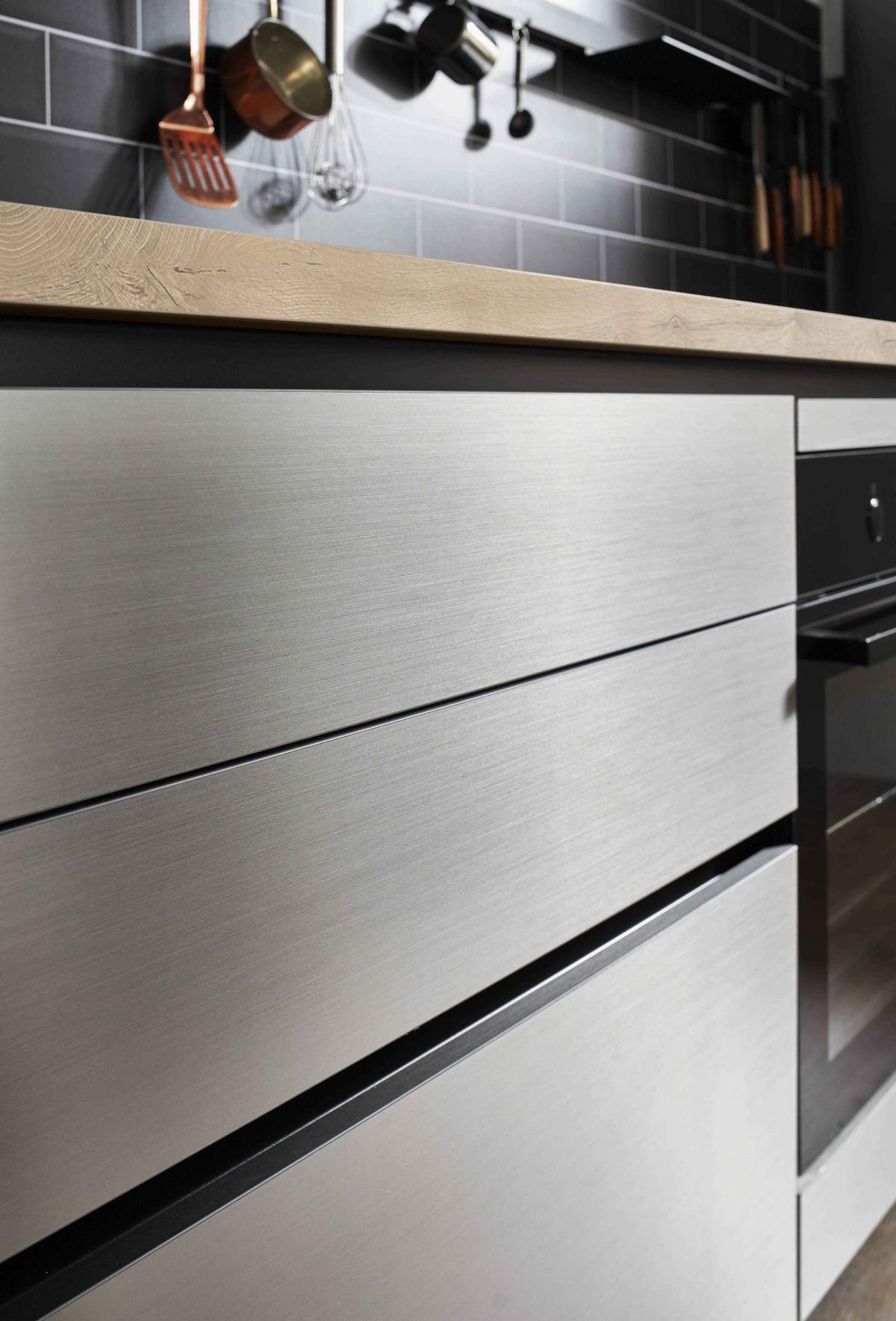 Eckküche Edelstahlfarben Gebürstet, Planbar Nach Maß - Edelstahlfarben, MODERN, Holzwerkstoff - Vertico