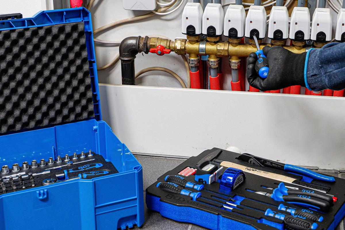 Steckschlüsselsatz Hammer-Zangen-Schraubendreher - Blau, Basics (41,8/30,3/16,6cm)