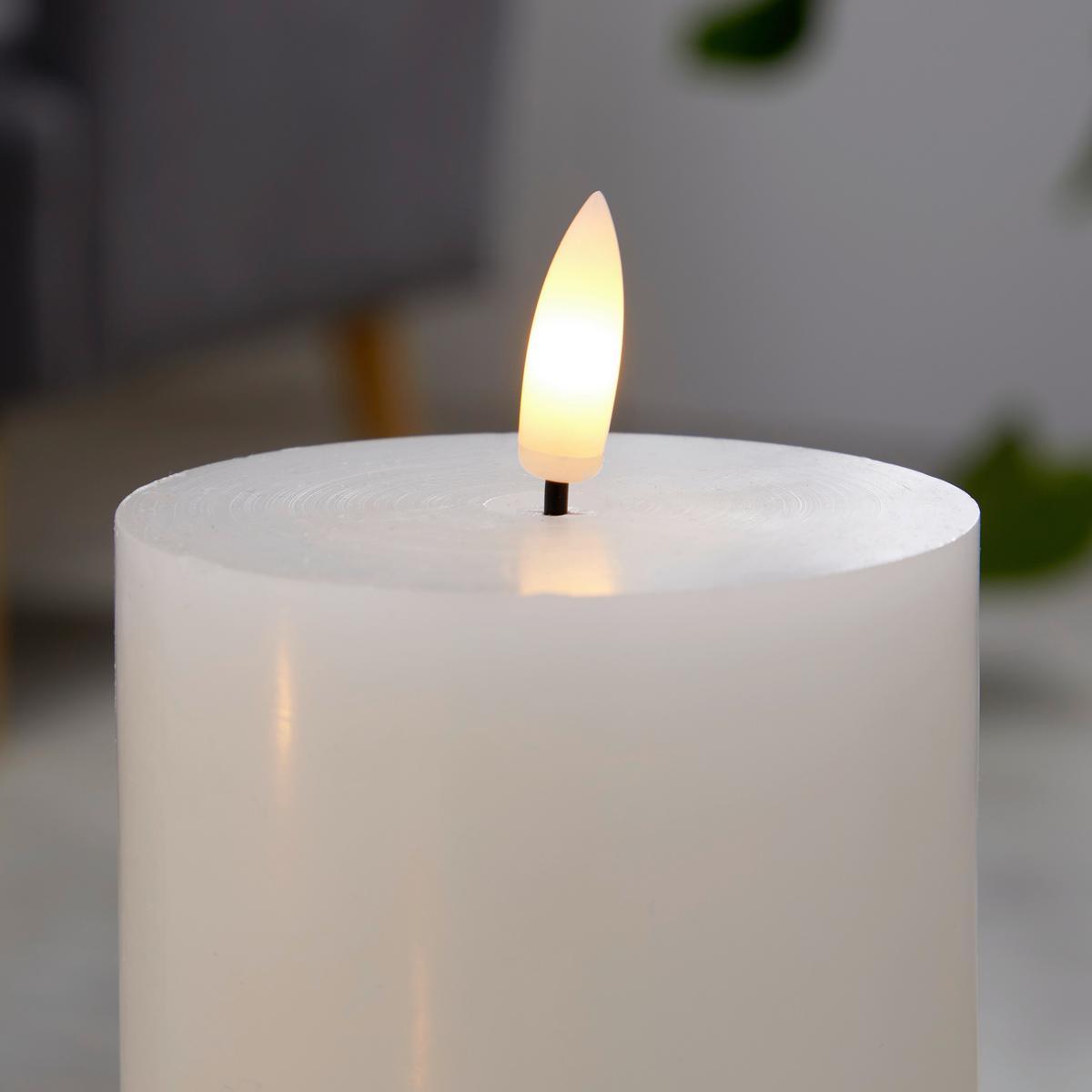 LED-Kerze Mara Weiß mit Timer DxH: 7,5x17,8 cm - Weiß, Basics, Naturmaterialien/Kunststoff (7,5/17,8cm) - Luca Bessoni