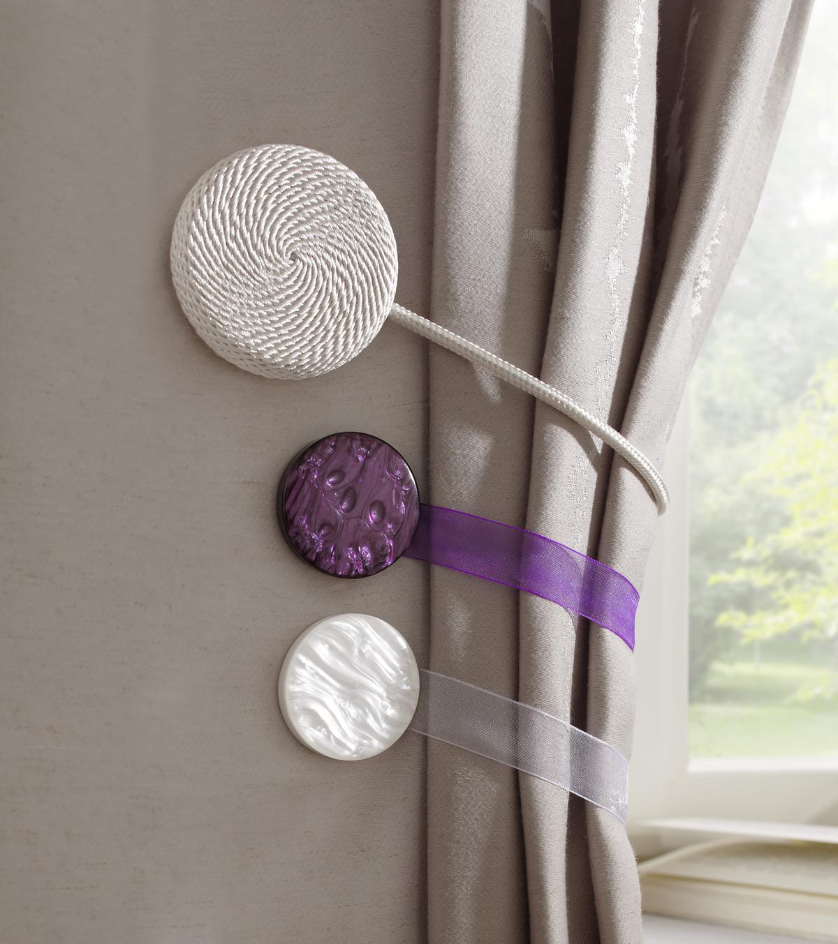 DEKORAČNÝ ŠTIPEC PERLMUTT - sivá/biela, textil (4cm) - Modern Living