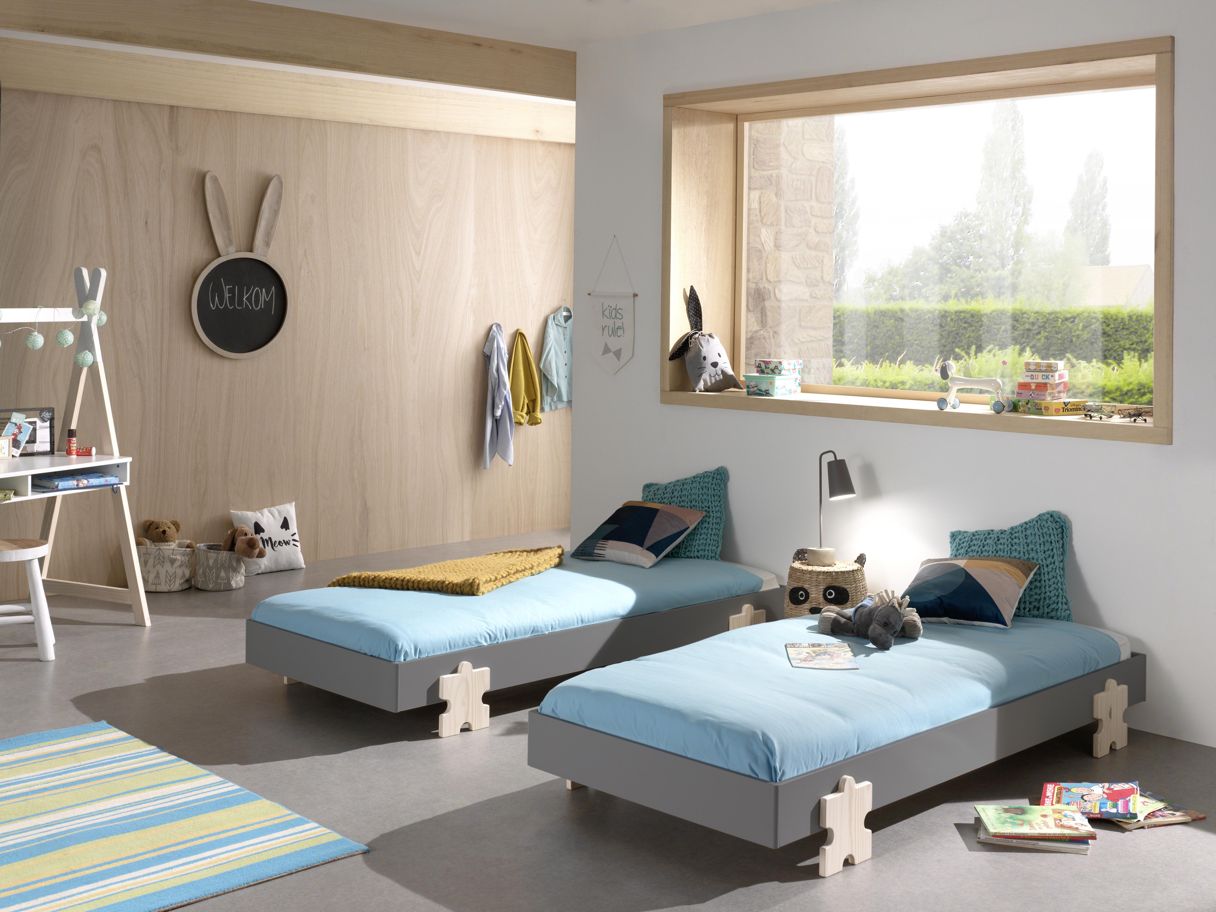 Schickes Bett aus Kiefernholz