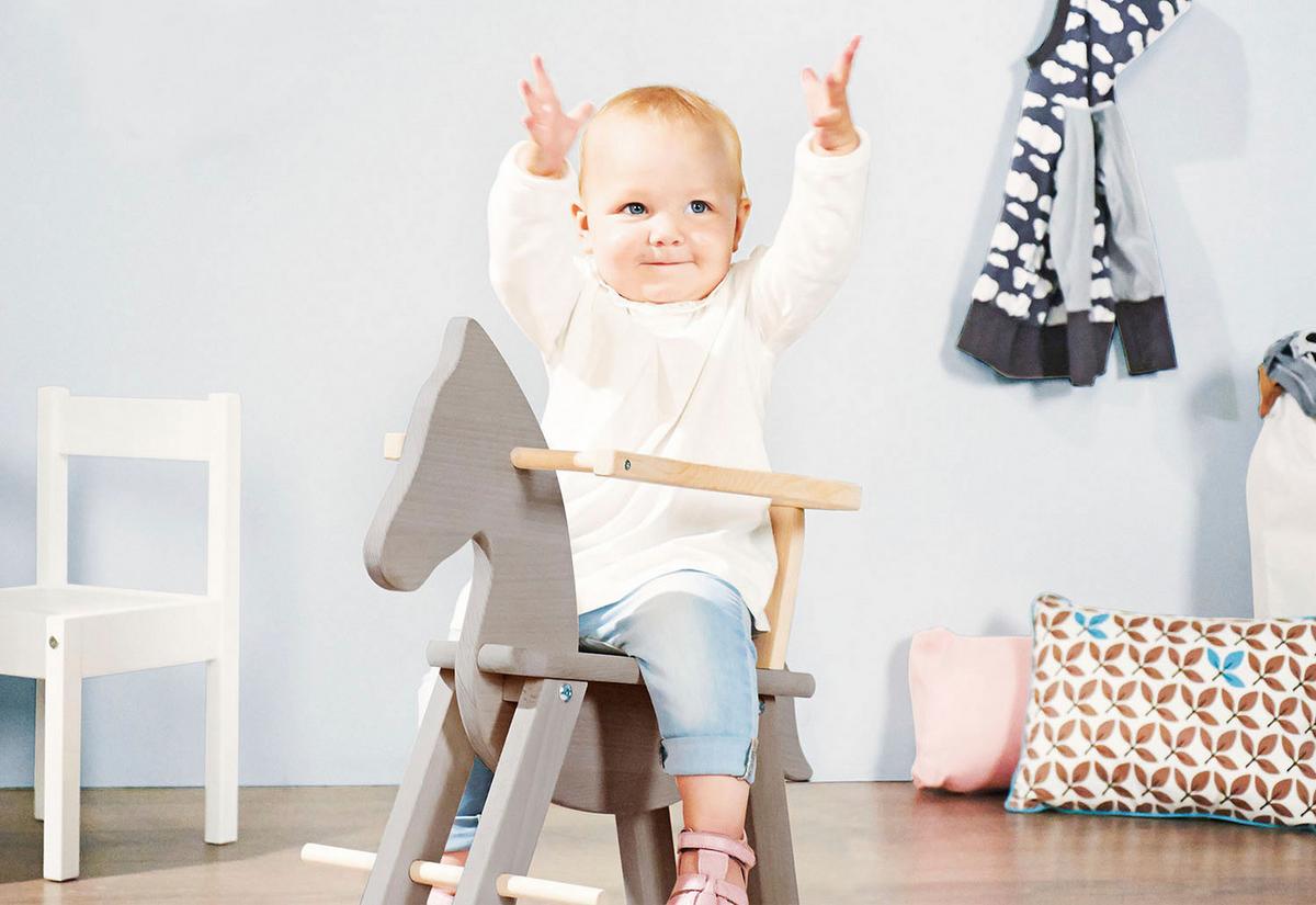 Schaukelpferd Pinolino mit Ring - Hellgrau/Naturfarben, Basics, Holz (86/31/58cm) - Pinolino