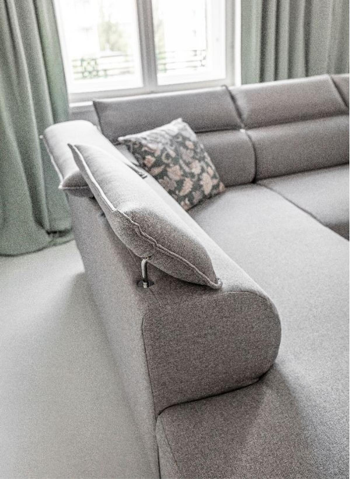 Rozkládací sedačka Simone, levé provedení - světle šedá/přírodní barvy, Moderní, dřevo/textil (253/82/95/208cm)