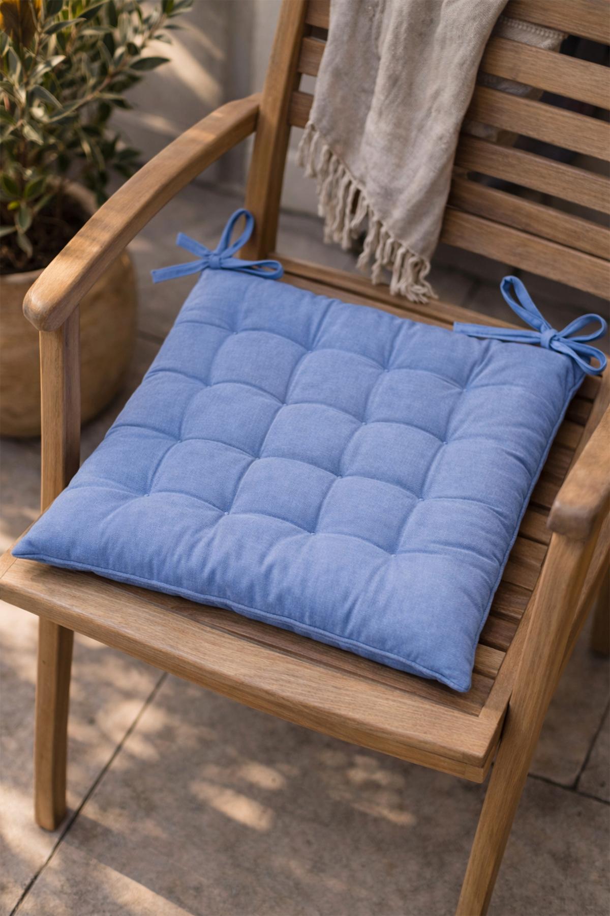 Sitzkissen Lianna - Blau, MODERN, Textil (40/40/4cm) - Luca Bessoni