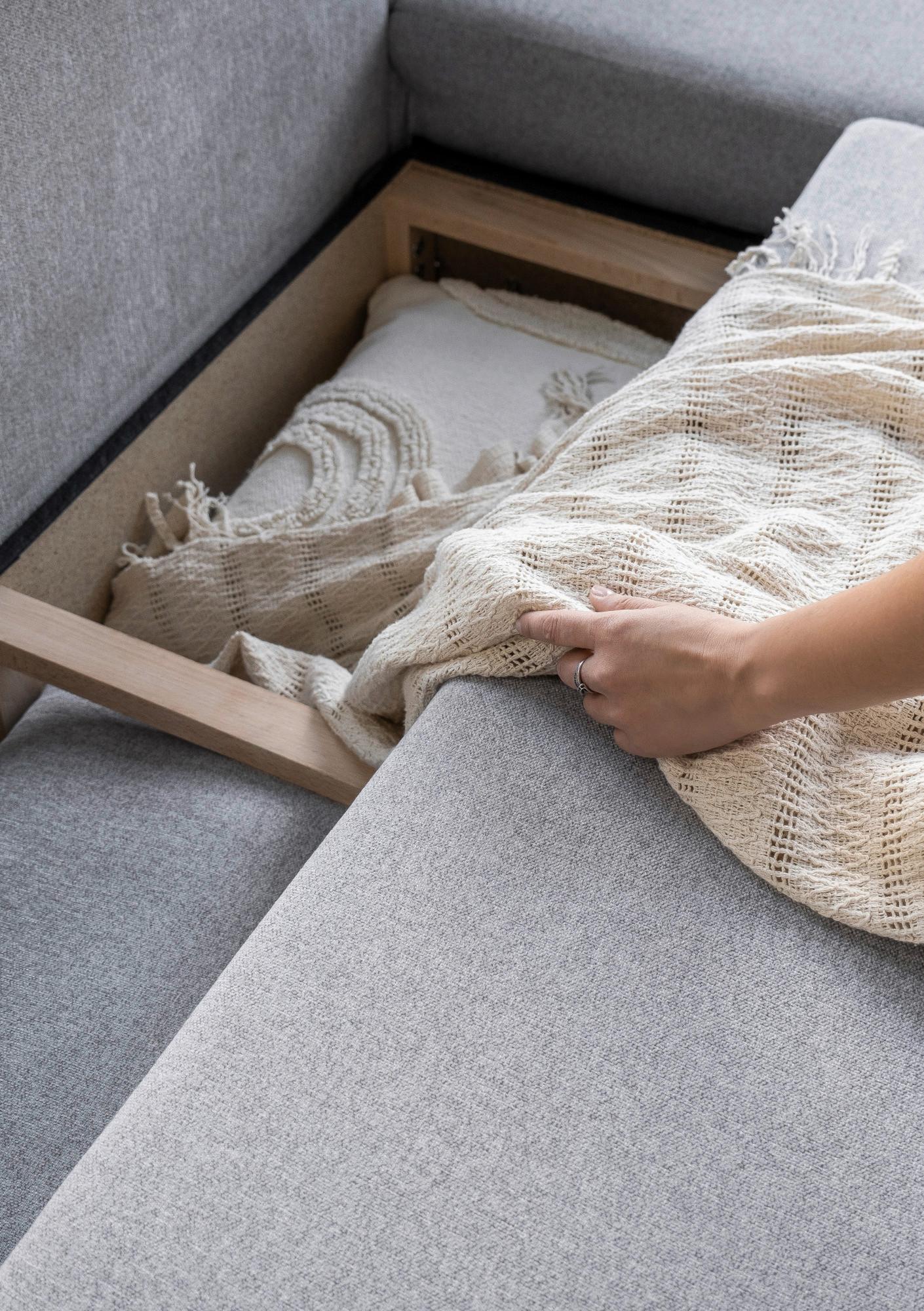 Sedačka LUCILE L, pravá, sv.sivá, úl.priestor a lôžko - prírodná farba/svetlosivá, drevo/textil (242/202cm) - MID.YOU