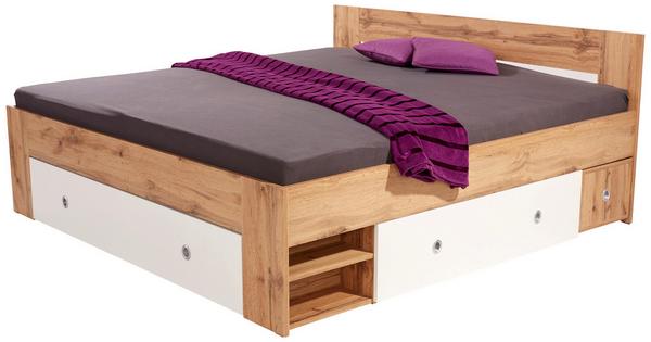 Doppelbett mit viel Stauraum
