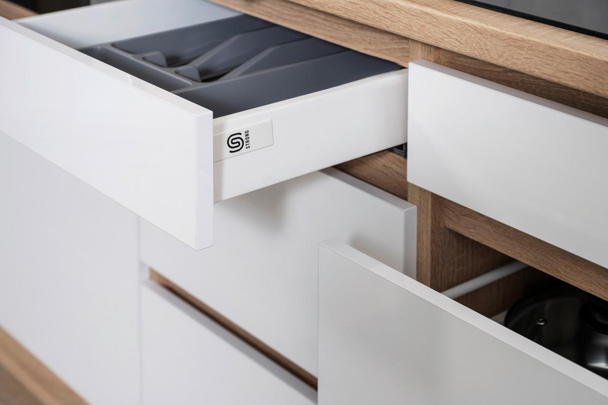 Küchenzeile Premium mit Geräten 380 cm Weiß/Eiche Dekor - Eichefarben/Weiß Hochglanz, Basics, Holzwerkstoff (380cm) - Respekta