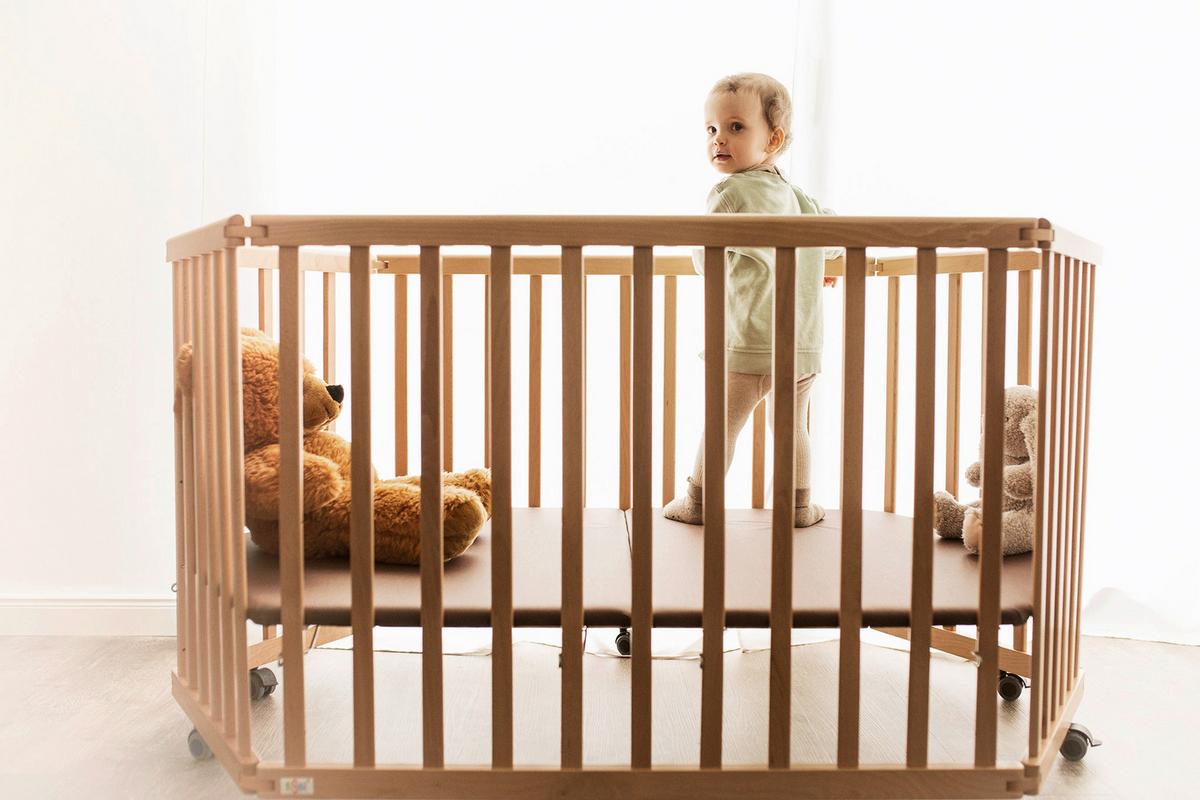 Laufgitter Tissi® Lies - Buchefarben, Basics, Holz (86/138/75cm) - tiSsi