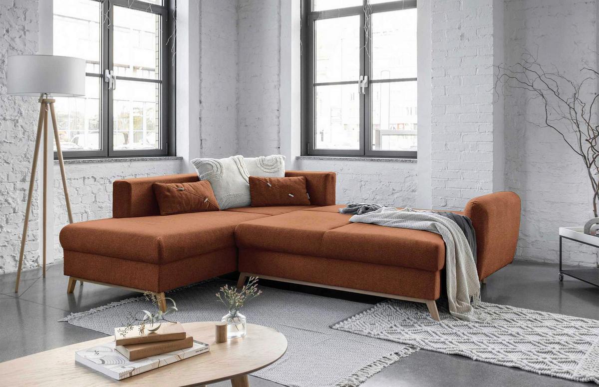 Sedačka LUCILE L, levá, cihlová, úl.prostor a lůžko - terracotta/přírodní barvy, dřevo/textil (202/242cm) - MID.YOU