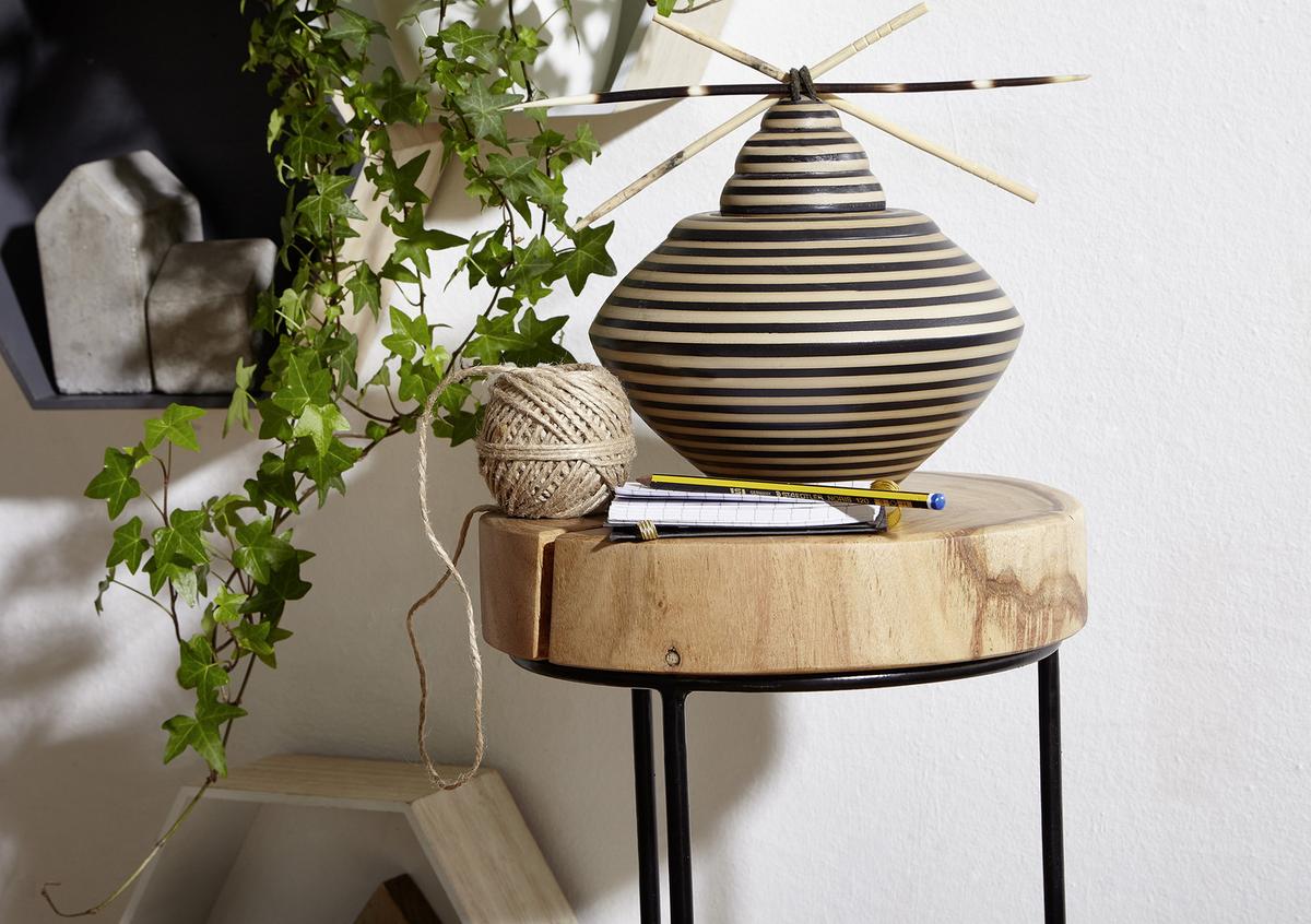 Príručný stolík Akola masív - čierna/farba akácie, Design, kov/drevo (28/28/45cm) - MID.YOU