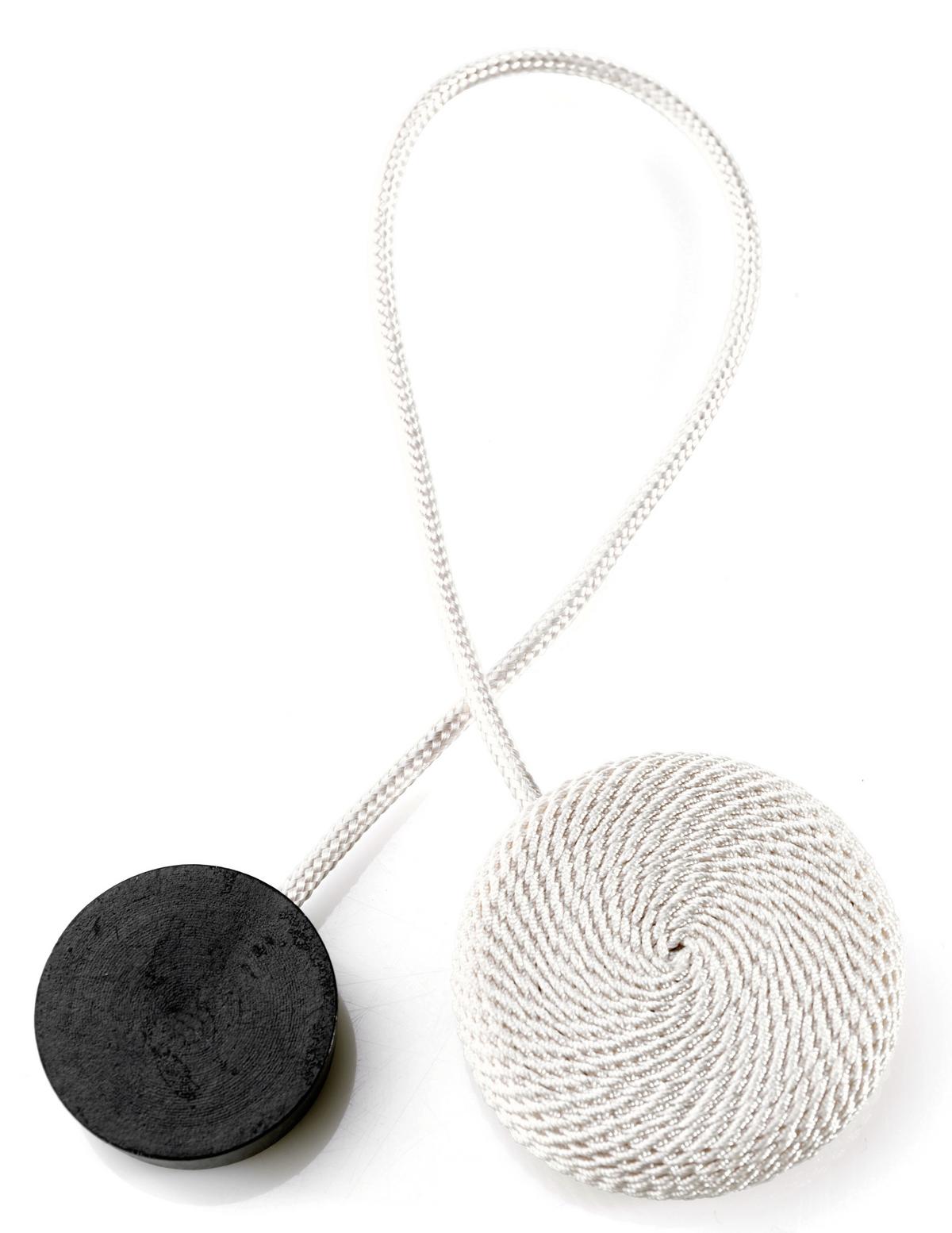 DEKORAČNÍ SPONKA JAN - bílá/šedá, textil (38cm) - Modern Living
