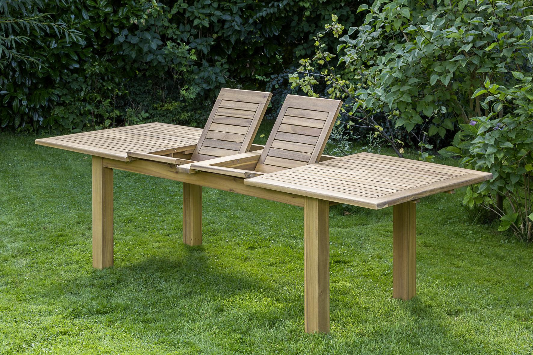 Gartentisch PARAIBA aus Akazie in Natur ausziehbar Milieu Auszug