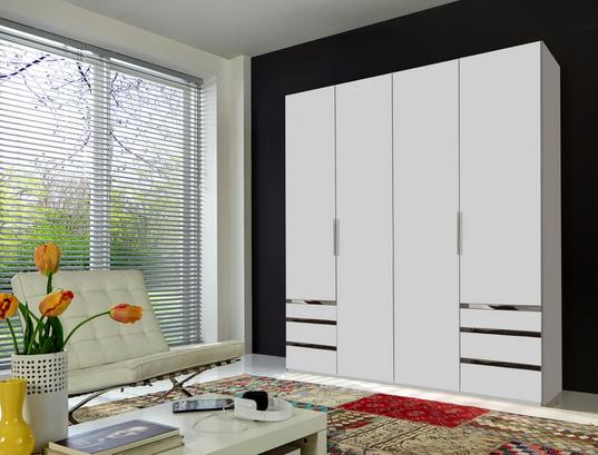 Moderne Aufbewahrung mit Gemütlichkeitsfaktor dank des stylischen Kleiderschrankes LEVEL. Viertüriger Kleiderschrank in Weiß