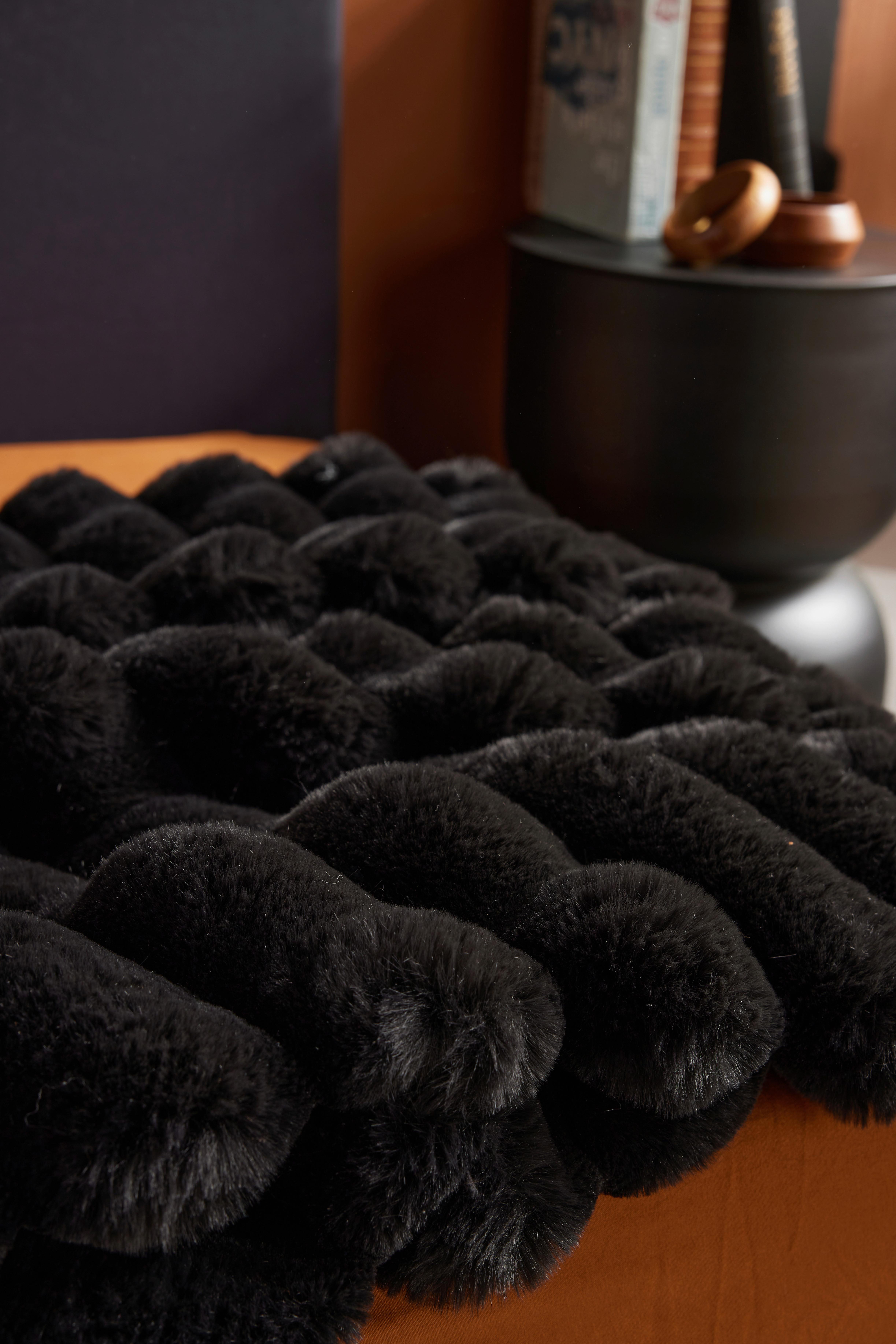 KOŽEŠINOVÁ DEKA BLANKET MOKA REGLISSE - černá, textil (130/180cm)