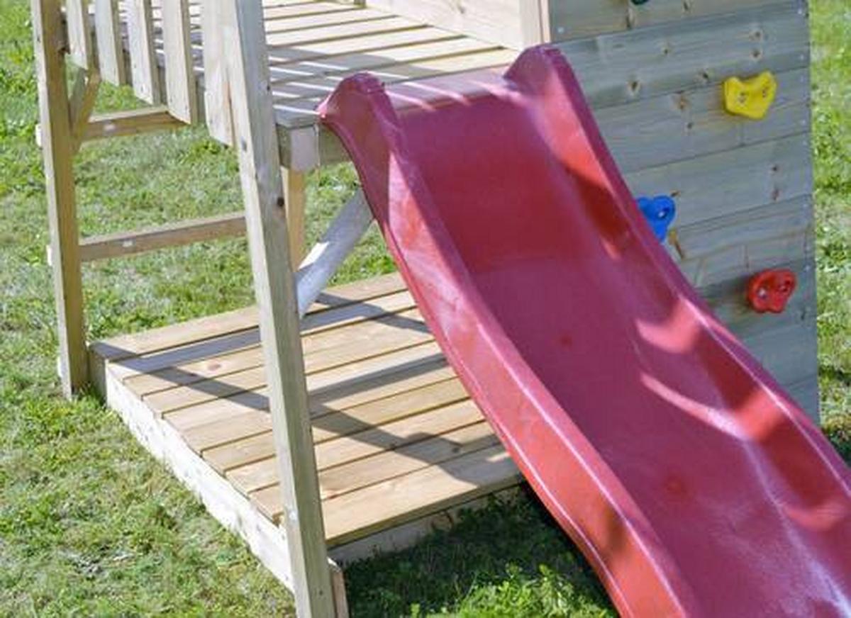 Spielturm Hase Naturfarben/rot, B: 110 Cm - Rot/Naturfarben, KONVENTIONELL, Holz (110/270/260cm)